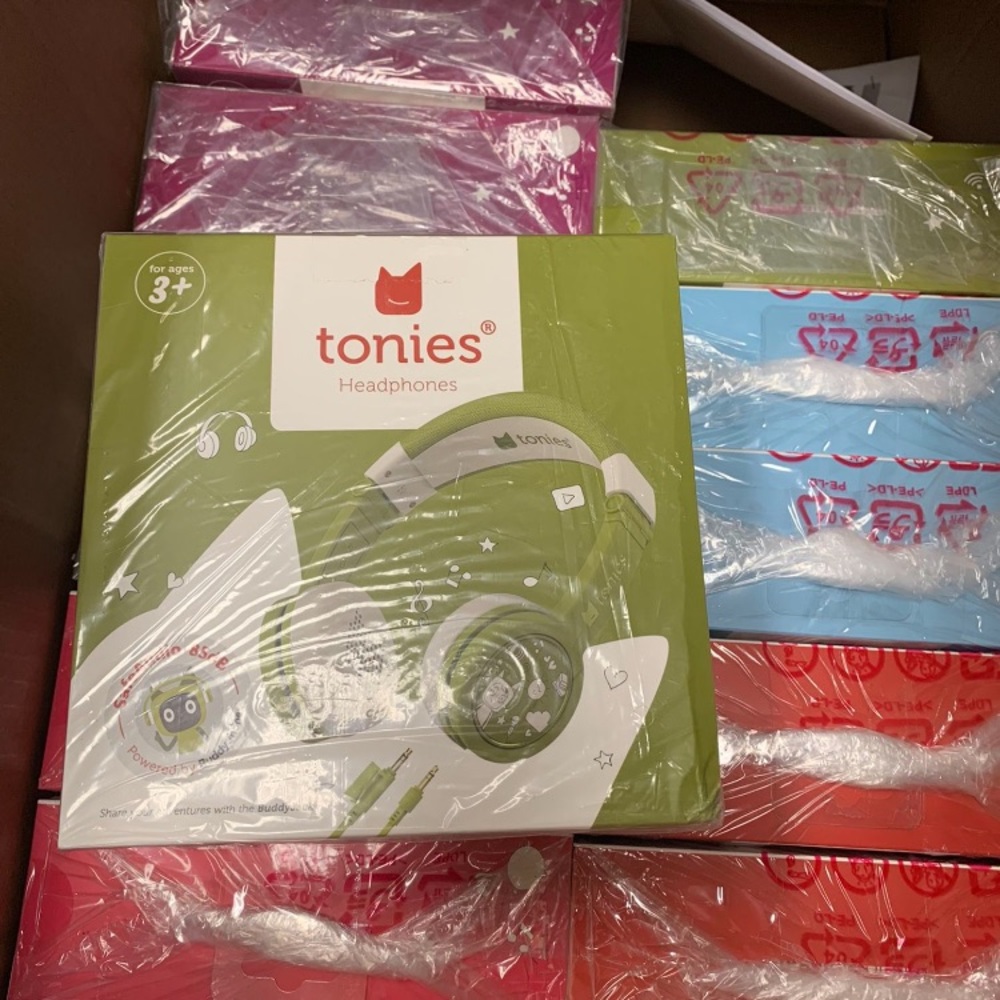 Tonie headsets.